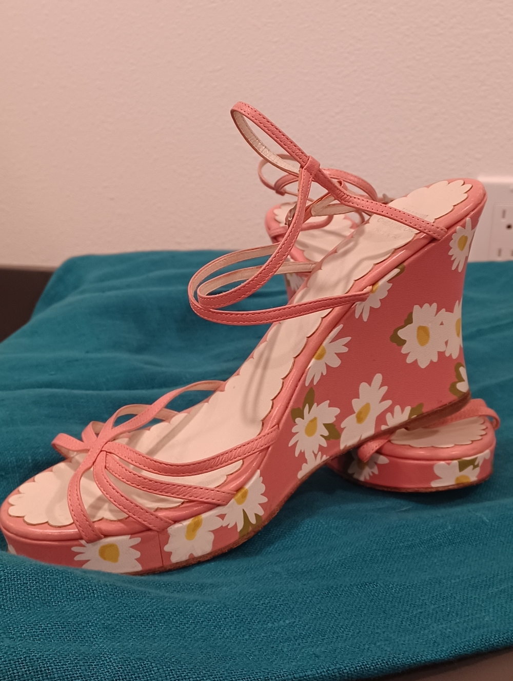 RARE Vintage Moschino Daisy Strappy Wedges